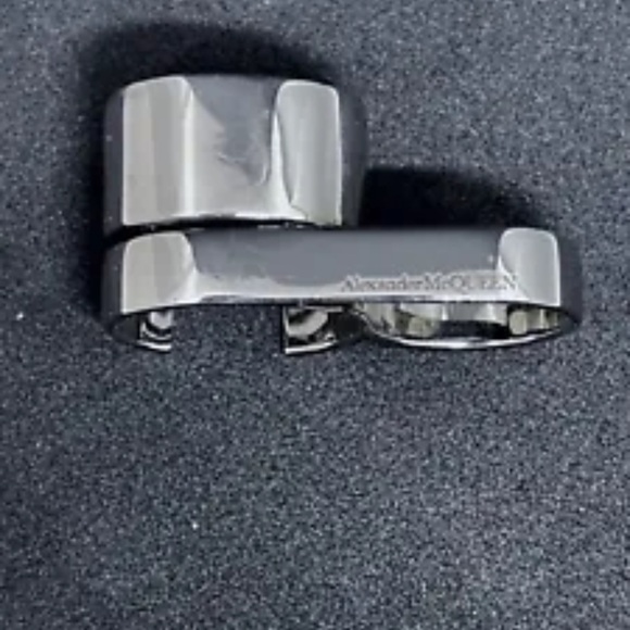 ALEXANDER MCQUEEN  Double Ring in Antique Silver - Picture 3 of 4
